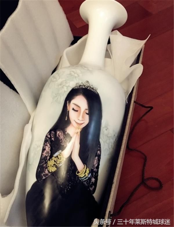 申花门将长腿美妻孕照真美！孕后身材仍极品 七夕称老公是大宝贝