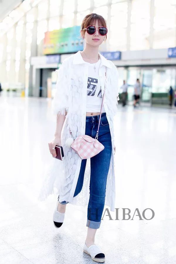 瘦回巅峰的赵薇年轻10岁!白百何这脸是怎么了?【海报街拍】