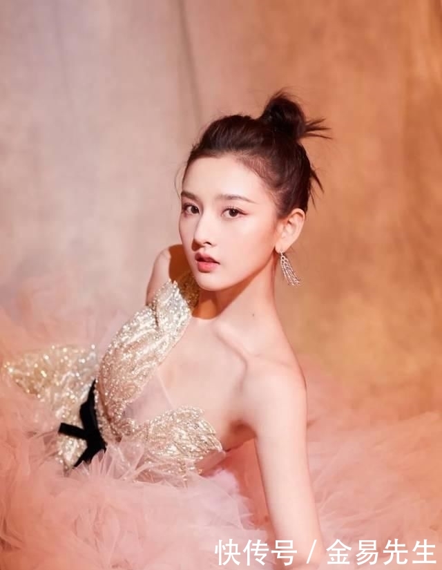 『也可以』比可爱和端庄,谁能赢过梳丸子头的女生呢?
