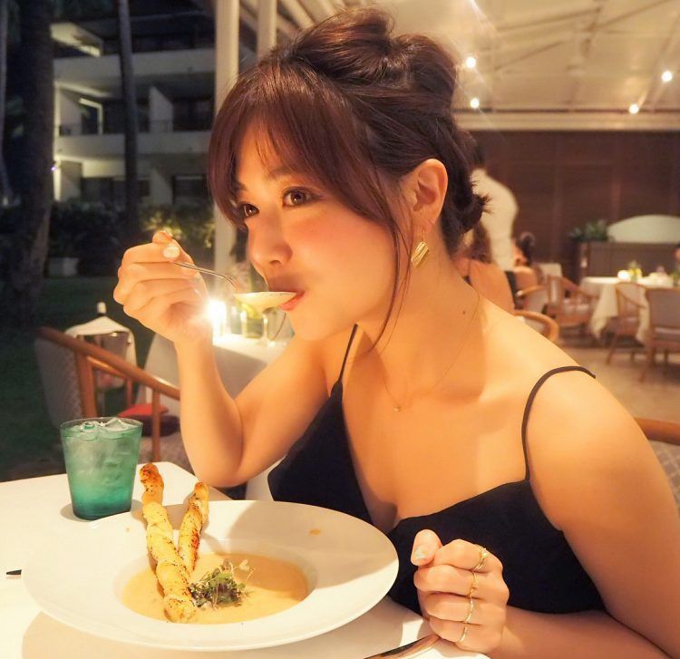 日本超正上班族OL妹纸，有这样的美女谁还会翘班?