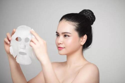 天天敷面膜，皮肤会更好吗？皮肤科医生告诉你五个真相