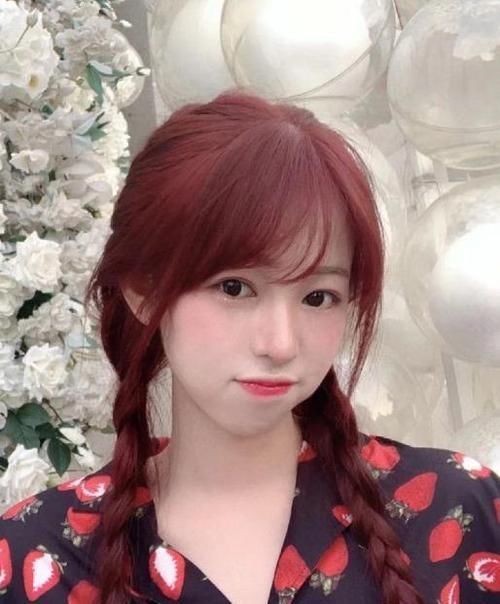  「阳光下会」别再染棕头发了，今年早春流行这5款神仙发色，洋气高级还显肤白
