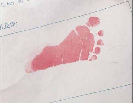 今日爆料：冯提莫回应“会计门”？蔡徐坤被质疑蹭热度？秀智李栋