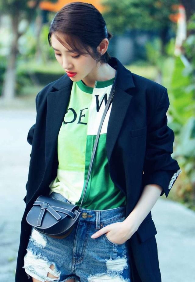 安利点唐艺昕美图,身身够迷人 网友:拿她解解馋,真养眼