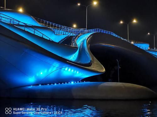 华为Mate 30 Pro夜景拍摄如何？比单反更方便，多焦段有惊喜