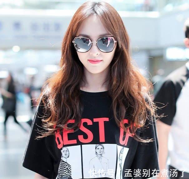 厉害了唐嫣！居然把牛仔裤穿得如此迷人！网友这才是真正的美腿