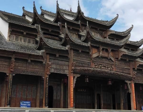 贵州一座千年古镇,藏着世界上最大的木质戏楼,风景优美门票免费