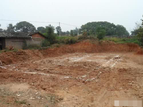  农户|房子的继承人没有村子里的户口，还能继承房子和宅基地吗？