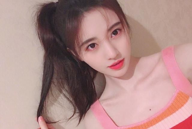 「 气质」“小女生”打扮显清新精致，满满仙女气质，鞠婧祎古典风美到冒泡