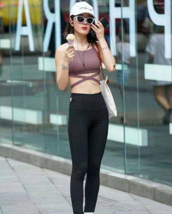 瑜伽裤让你的美更加别致，更加有活力！