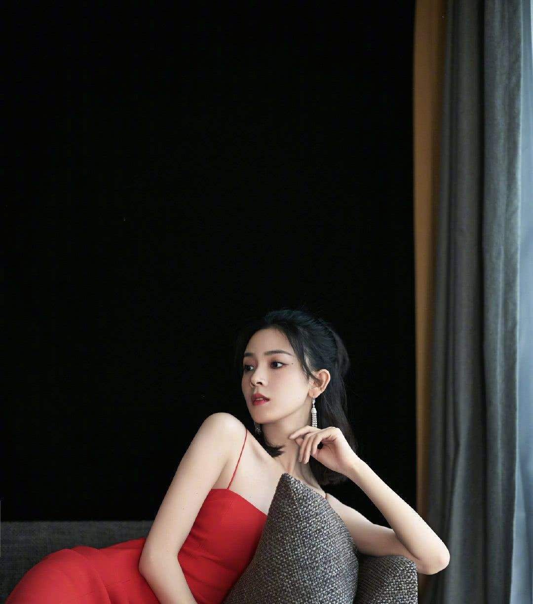 戏红人不红? 当看到生活中的她, 只因长得太