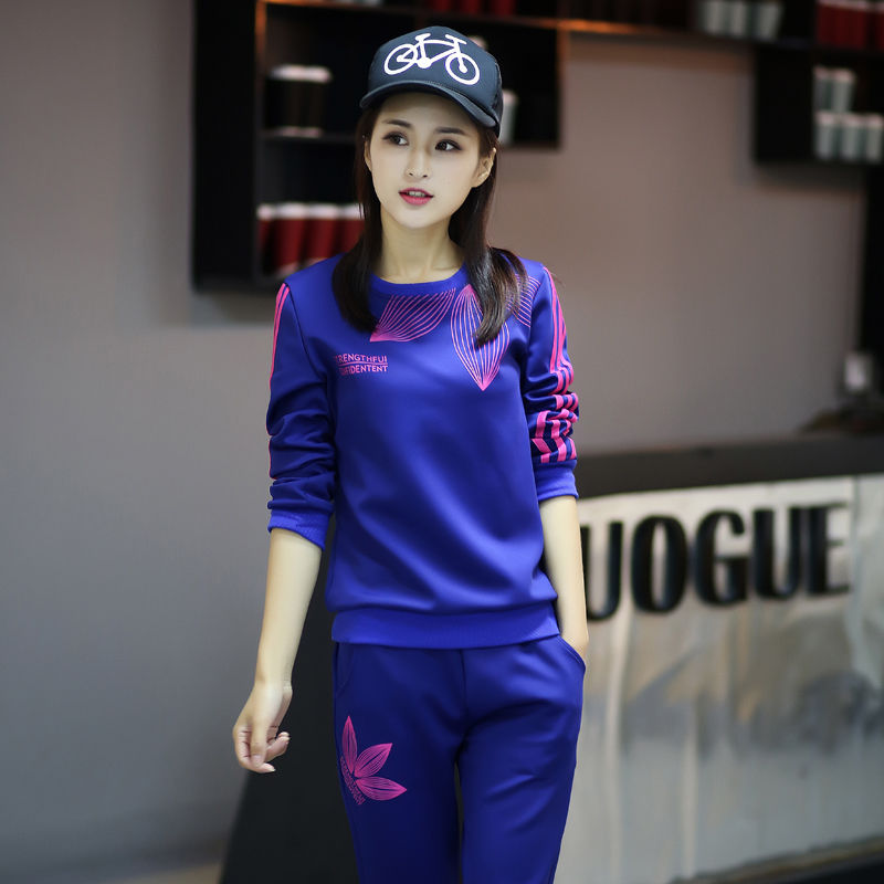 健身服里的女人身材真棒!紧身衣勾勒性感迷人线条,美得不能自拔