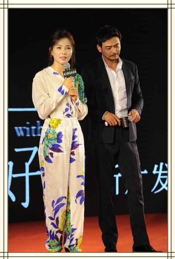 刘涛胆真肥，直接穿睡衣出席活动，网友：真想拿个熨斗给她烫平！