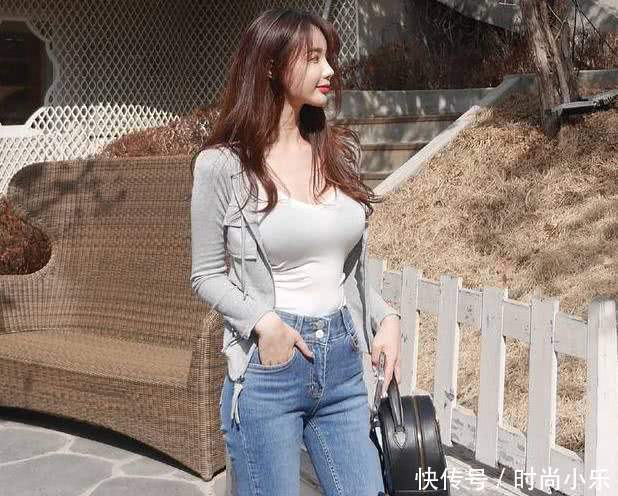 路人街拍，小姐姐这身材在我看来是极好的了