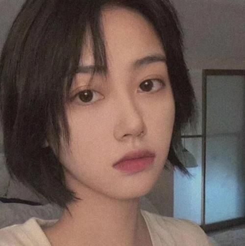  适合@一招教你测试！你适合淡妆OR浓妆，妆容选错颜值减分