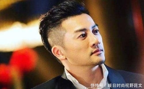  『气质』47岁苏有朋衣品太赞！穿“病号服”搭面具气质炸裂，碾压一众小鲜肉！