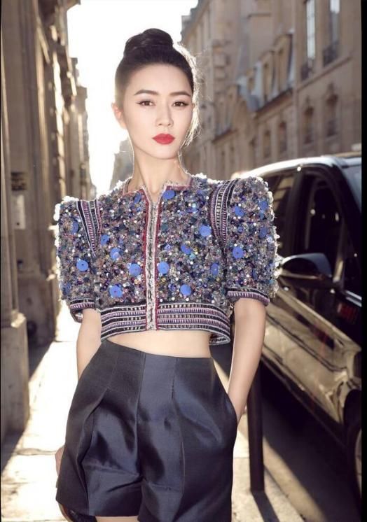 田海蓉带女儿连续五年参加走秀,女儿清纯可爱小美女一枚