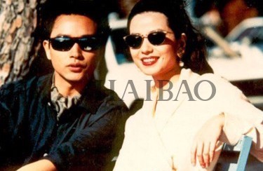 如何用白色单品时髦度夏