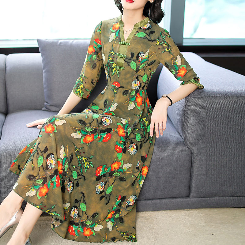 迷人身材穿出来,雪纺连衣裙,独特的风情,丰满女人穿上超亮眼