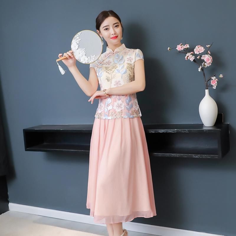 谁说 “东方女人”不穿旗袍!瞧下图女人穿旗袍，穿一次就爱上