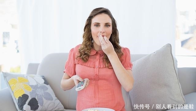  [带着胎记]孕妈几个坏习惯，易致有毒物质渗透胎盘，娃出生后多半自带胎记