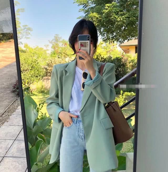  #度过#基础单品要这么穿，保你度过一个时尚又有范儿的春夏