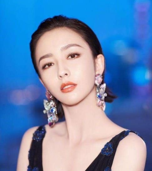 「越来越」妈妈辈的头发为何总“乌黑浓密”？看这3点就知道了，看完很惭愧
