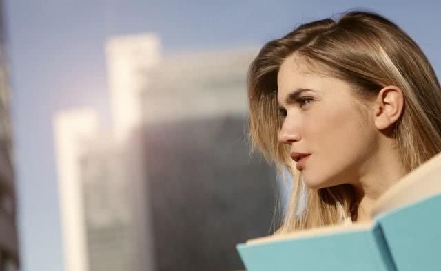 「make」原先make up不仅彩妆!它的别的含意你了解么