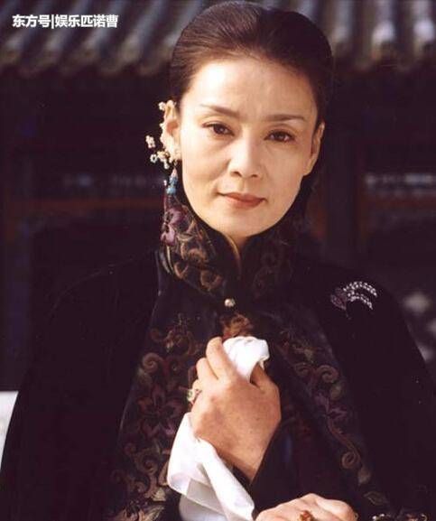 老戏骨潘虹年轻时比巩俐还时髦，61岁的刘晓庆和她同台输个精光