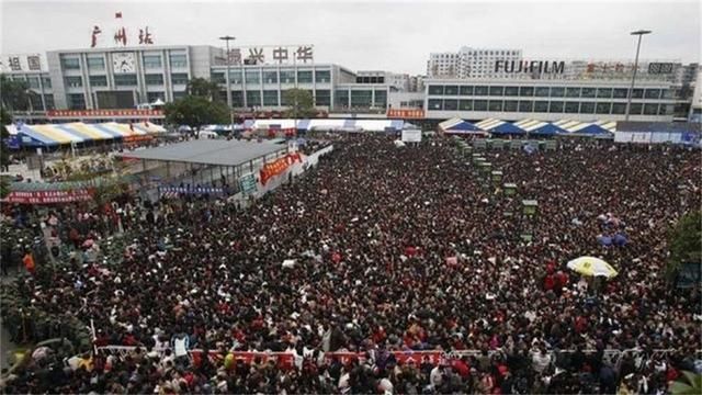 中国最爱国的火车站，八字标语屹立40年，网友：绝不能换！