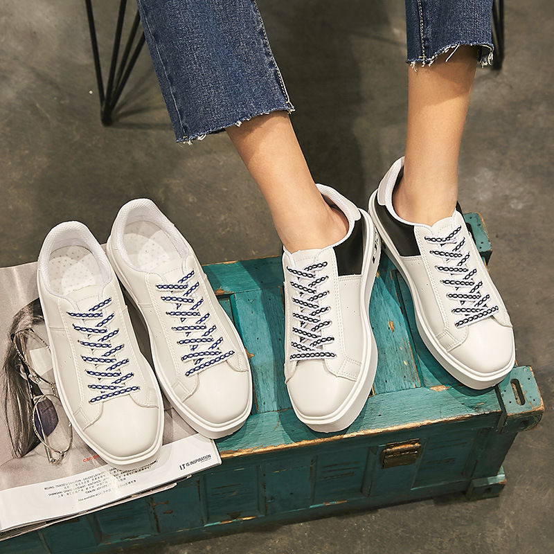 女友不爱穿高跟鞋，一直穿这样的休闲鞋，也是满满的魅力