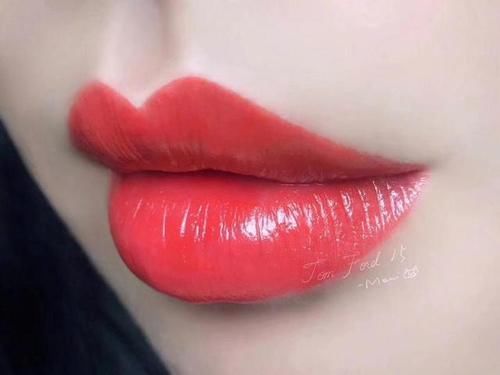  『漂亮』超级滋润的，润唇膏级别的水润口红推荐，让你轻松做漂亮的仙女