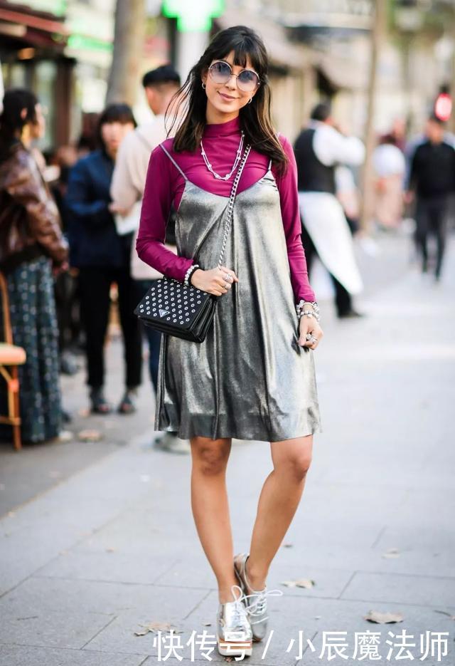 「色打底衫」今年这条“吊带裙”彻底火了,时髦性感又显瘦,刘雯穿上美炸了