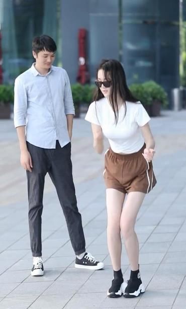美女|精致美女倾国倾城,穿着大方美丽,魅力尽显无余!