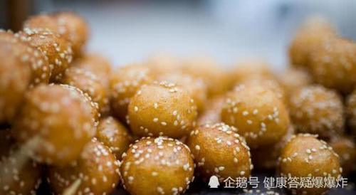 胃不好的人早上起床时请记住：有4种早餐对肠胃“不友好”！