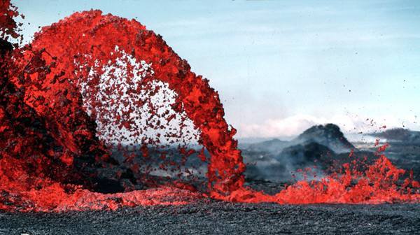 大海里面全是水，为何海底火山浇不灭？多年困惑解开了