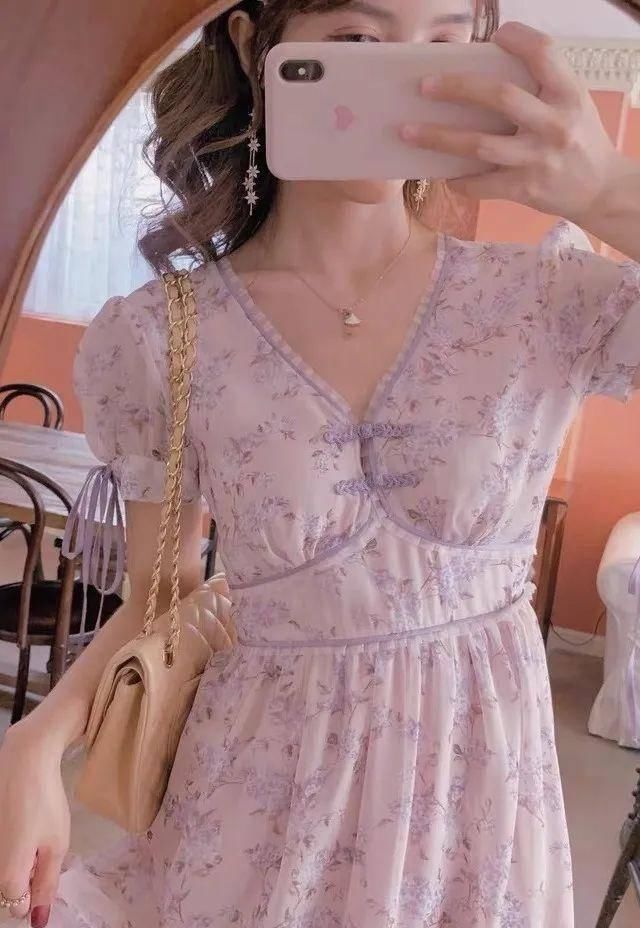#看起来#出门野餐,怎么可以少了碎花裙?