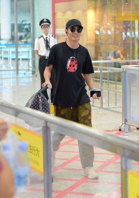 出轨风波后,洪欣一家3口首次现身,网友:想用行动破出轨传闻?