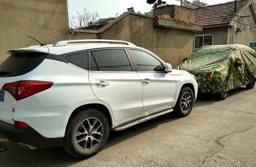  偏爱|农村又一“怪现象”，家里有车放着不开，却偏爱骑电动车？