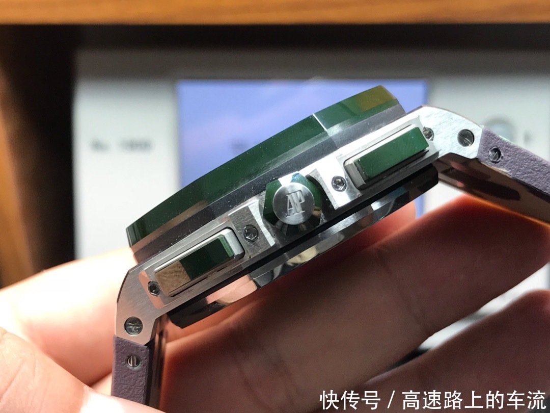  『手上』当我把23万的爱彼戴手上、才知道贵的原因！
