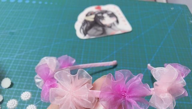  #适合#超简单的一款手工花环发箍，很适合小公主佩戴，要学吗
