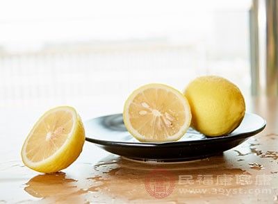  『精华液』敷面膜的误区 每天都用它小心会过敏
