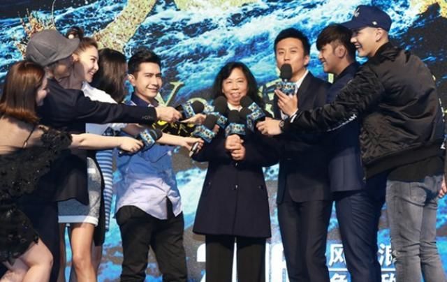  [看中]她人到老年才被周星驰看中，拍了2部影片，收入买了2套房子