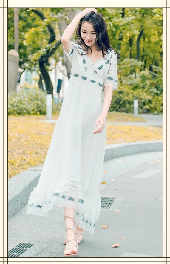 张予曦真是胆大包天！竟当众整理打底衫，网友：是嫌太低了么？