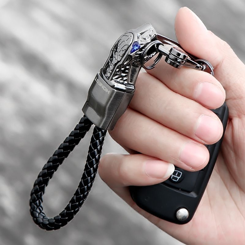 快扔了你的钥匙扣吧，看看下图这些款，这才叫“好马配好鞍”