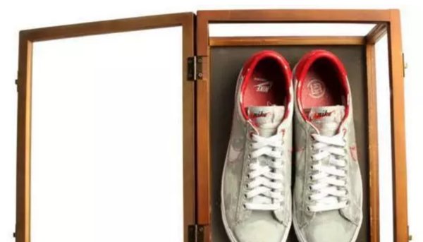 陈冠希在巴黎“摆摊”，用15年时间证明made in China是一种骄傲!