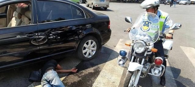  [碰瓷者]开车遇到“碰瓷”不要慌，说出这3句话，很容易吓跑对方