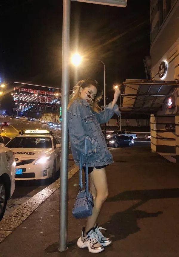 可儿胖了还敢这么穿，没有景甜这腿不敢揽这鞋!