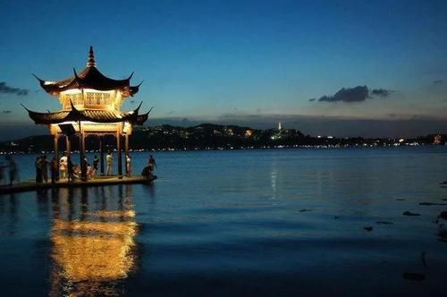  竟是：全国最适合养老的18座城市，排第一的竟是…