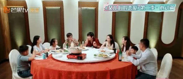 『向佐』都说王俊凯表姐很漂亮？那是没见过郭碧婷的妹妹，分分钟让人沦陷